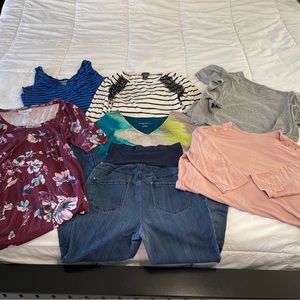 Lot of maternity Clothes - Size M